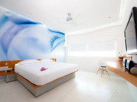 Lebiz Hotel & Library