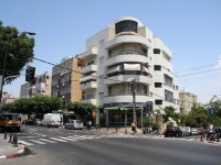 Sea Land Apartments 