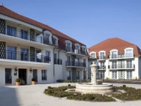 Medicis Burgundy Home 