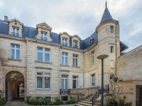 Yndo Hotel
