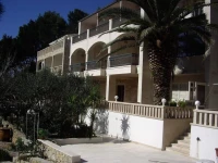 Villa Petra 3*