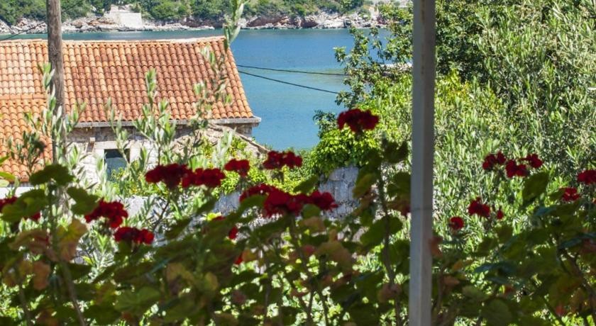 Ida Holiday Home 