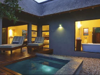 Raptor Retreat Game Lodge
