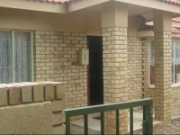 Zarahs Place Self Catering Townhouses 