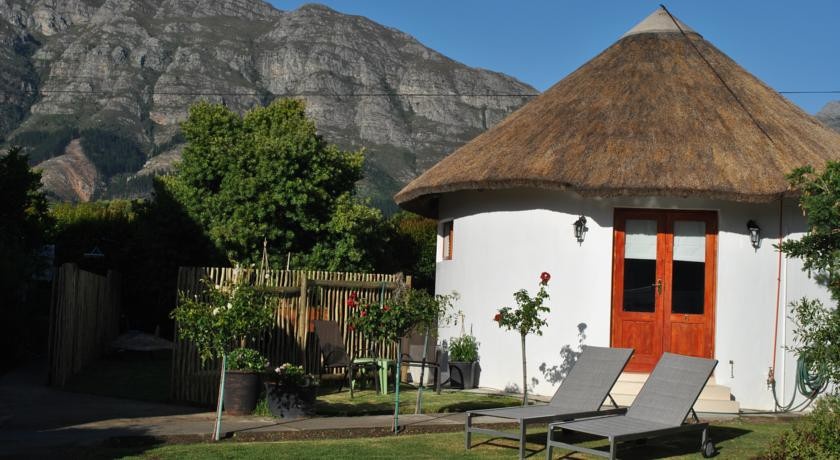 Roundhouse Guesthouse 