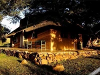 Caracal Lodge 