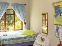 Villa d Lockyer 
