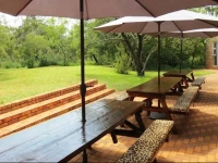 Meerkatplaats Guesthouse and B&B 