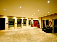 Kings & Queens Boutique Hotel 