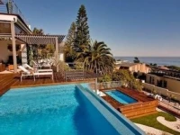 Sea and Rock Villa 