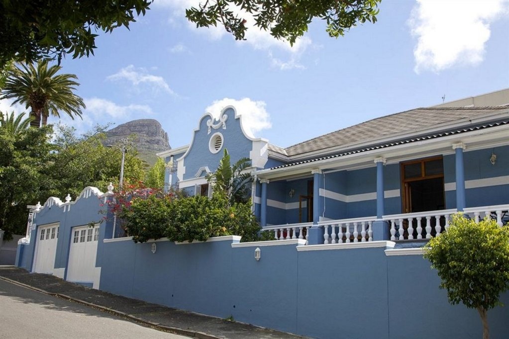 The Blue House Guesthouse 