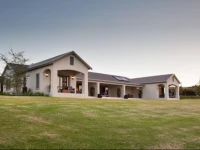 Under Oaks The Vineyard Suites 