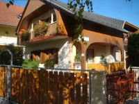 Viragoskert Apartman 