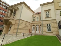 Ekszerdoboz A Budai Var Alatt 