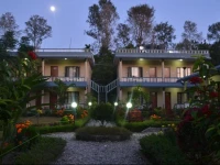 Chitwan Village Resort 2*
