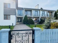 Melluzi Apartment House 