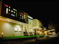 Snowcrest Hotel