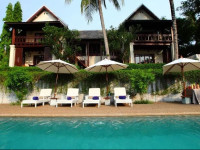Sunset Villa by Burasari