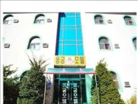 Donggung Motel 2*