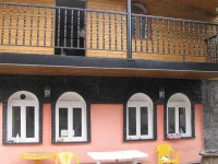 Ushba Guest House 