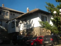 Neda Guest House 