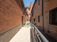 Luxury Venice Apartments 