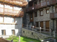 A lancienne fontaine 