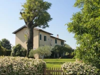 Di Sutri Guest House 