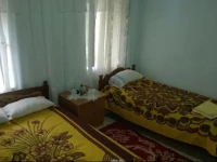 Floras Guesthouse 