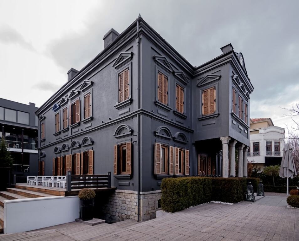 Life Gallery Hotel 4*