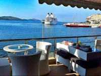 Titania Hotel