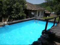 Tacheva Family House - Pool Access