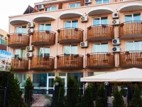Ivian Family Hotel 2*