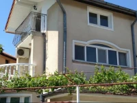 Villa Yana Guest Rooms 2*