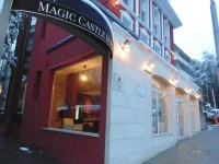 Magic Castle Hotel 