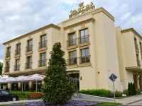 Parish Hotel 2*