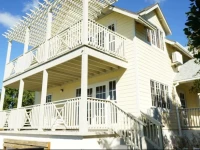 Island Seaside Suites 