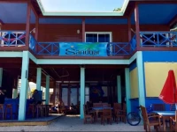 Sandbar Beachfront Hostel & Restaurant 2*