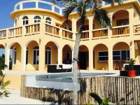 Villa Mandevilla