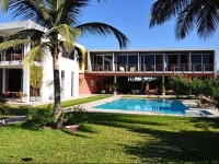 Leos Beach Hotel 