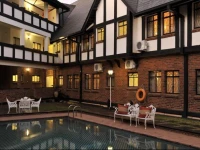 Cresta Churchill Hotel 