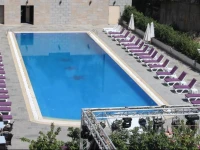 Cristal Grand Kadri Hotel 