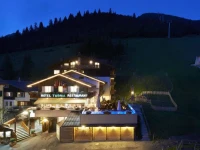 Hotel Falknerei Galina 