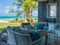 Summer Breeze Beachfront Suite 