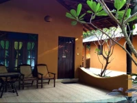 Mambos Arugambay Hotel 