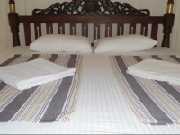 Sunshine Beach Restaurant & Rooms 