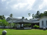 White Shade cottages 