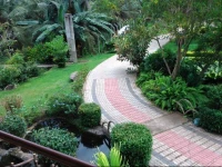 Le Village Restaurant & Guest House 