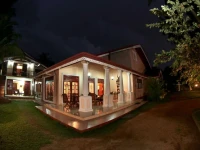 Airport Square villa 