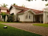 Maniumpathy Hotel 